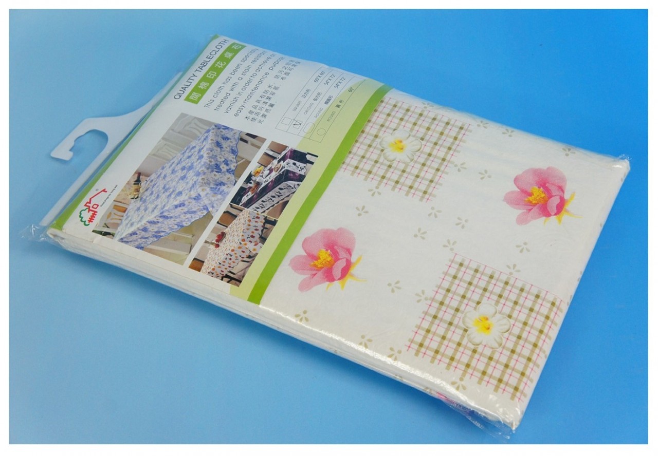 TA05472 新花毛底桌布 54"X72"
