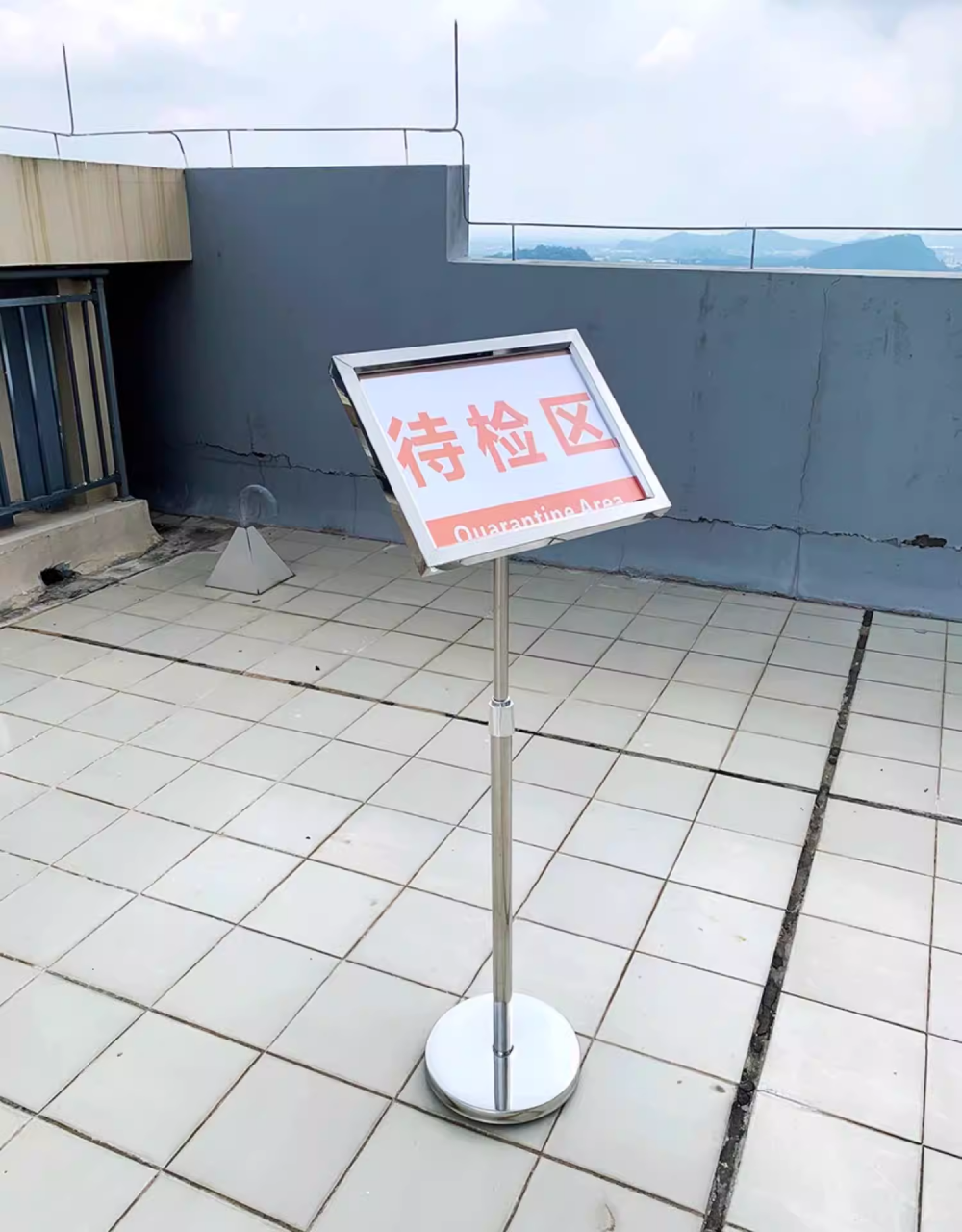 A3不鏽鋼斜面展示架 / 橫旋轉調節 / 高低可調節