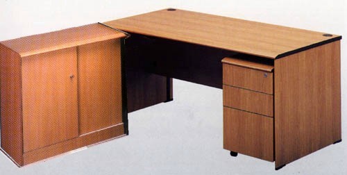 Main Desk (Included Mobile 3-Drawer & #750 Sliding